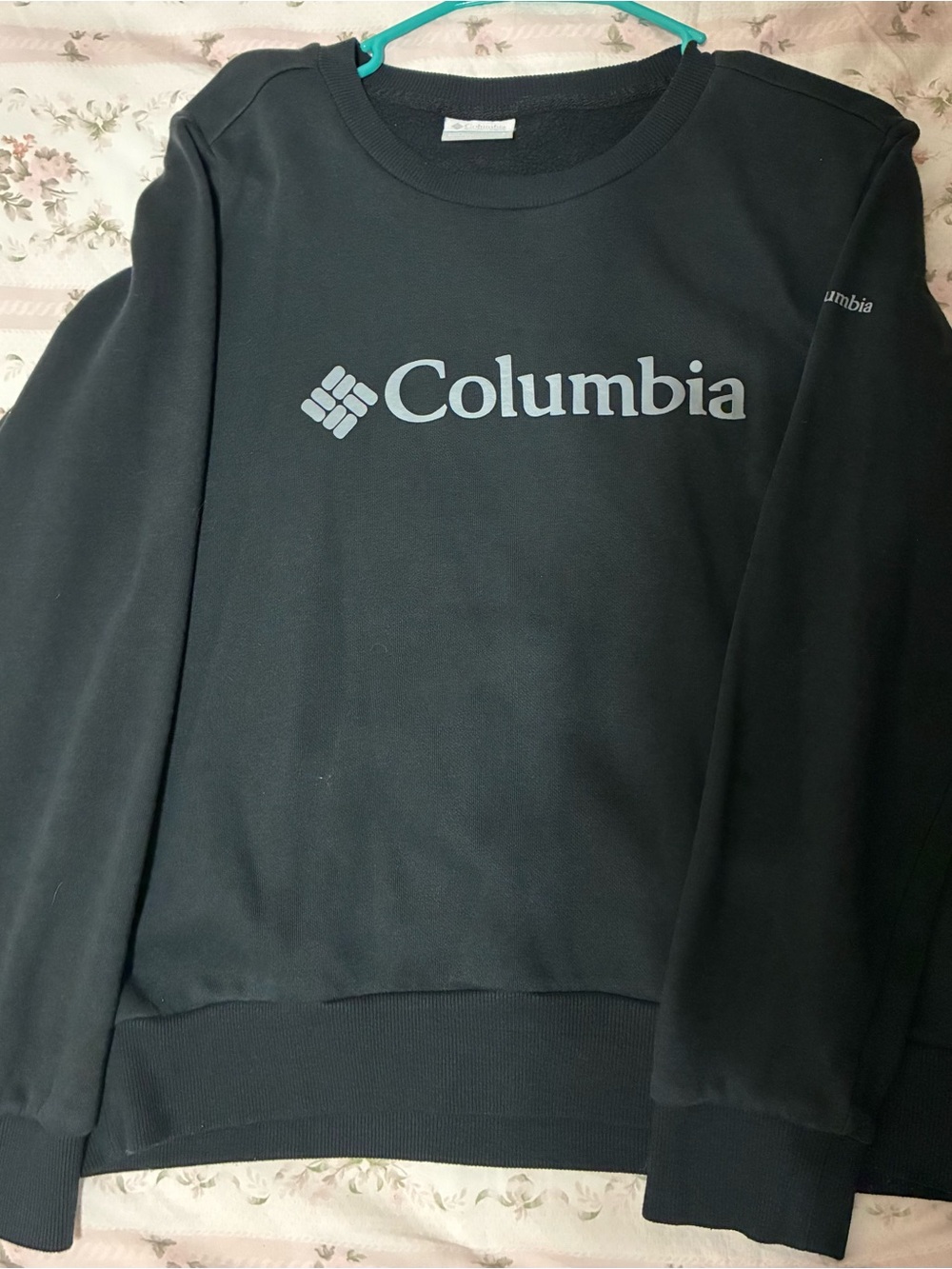 Columbia Black Crewneck Sweatshirt with Gray Logo
